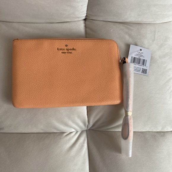 Kate Spade Leila Medium L-Zip Wristlet - Picture 2 of 8